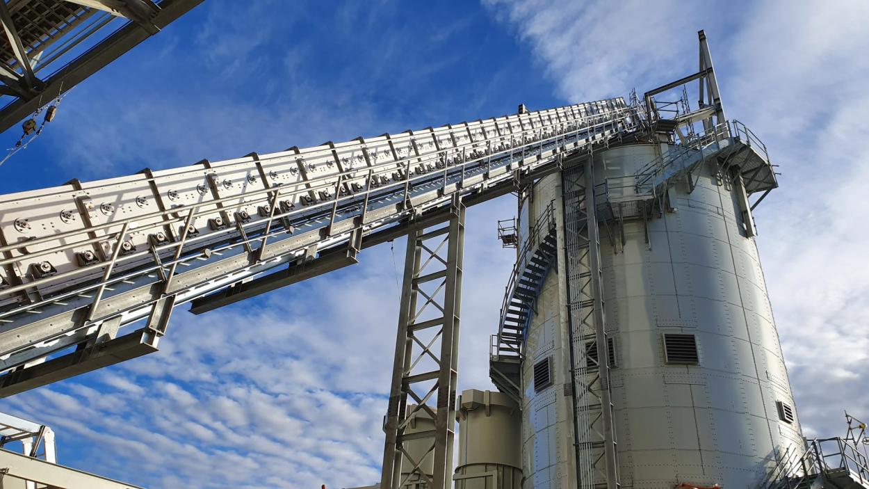 Dependable conveyors for bulk material handling in severe conditions