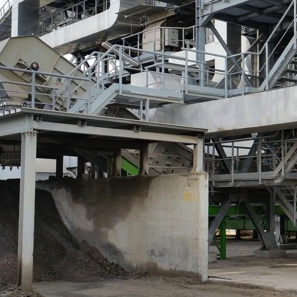 Dry bottom ash handling