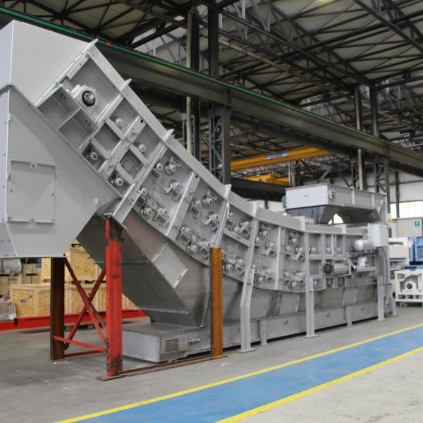 Hot artificial pozzolana handling