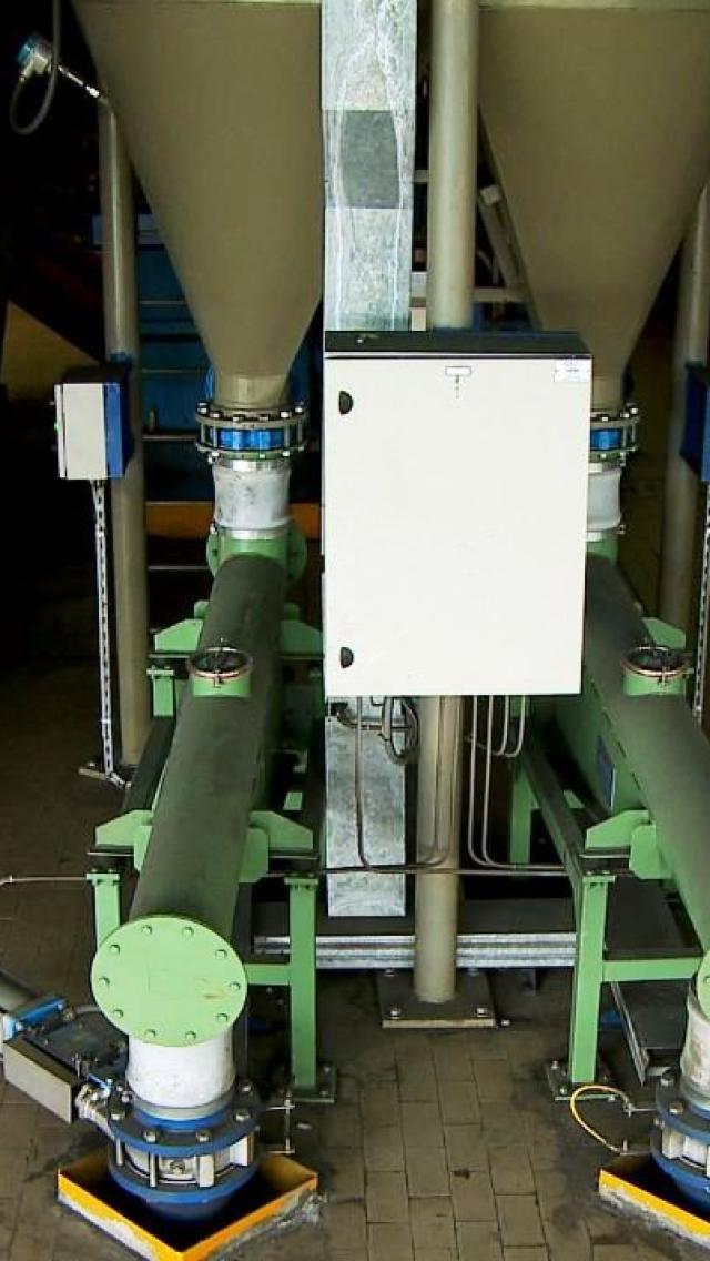 Sistema di ricircolo a secco delle ceneri pesanti