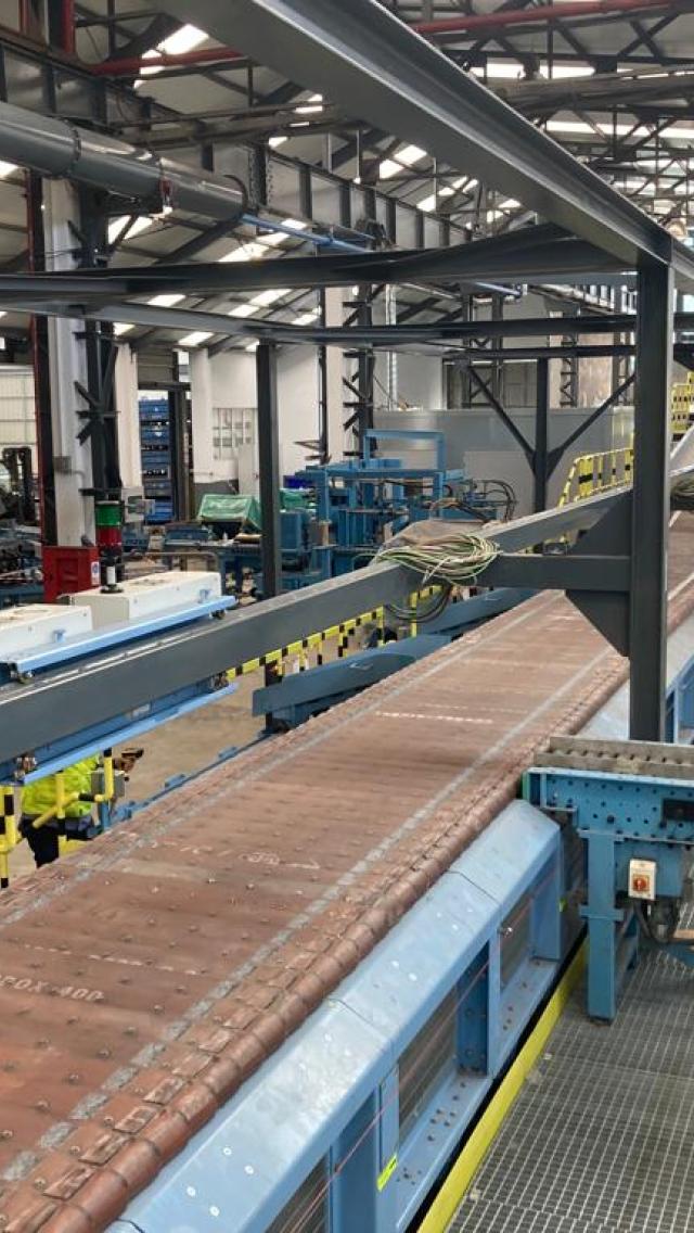 Casting conveyor