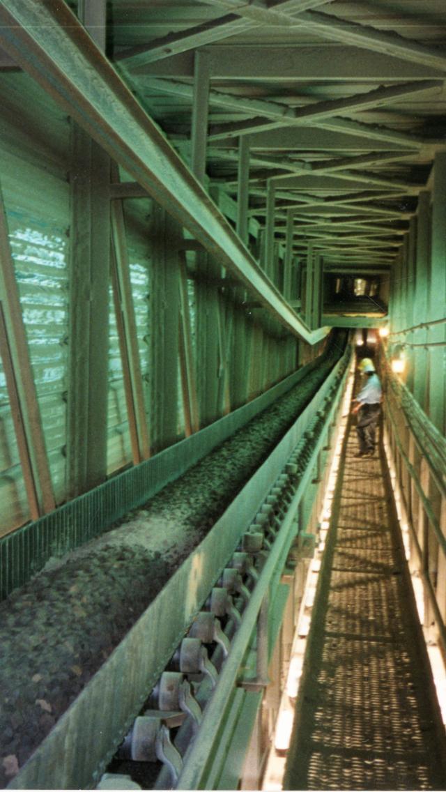 Trasportatore a nastro per clinker
