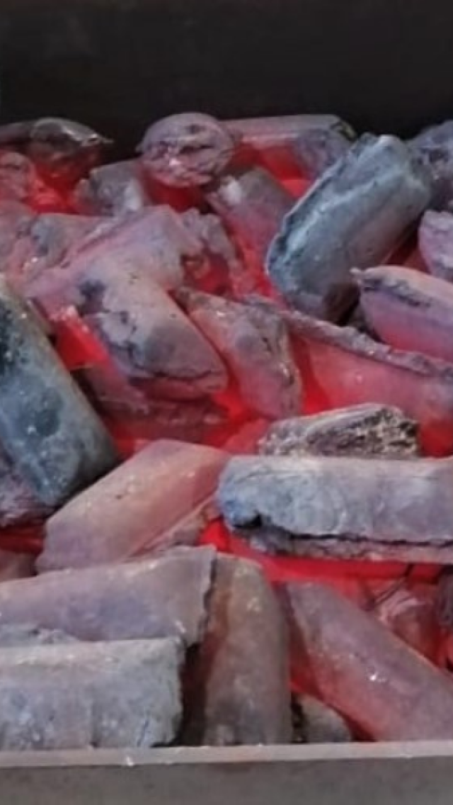 Raffreddamento di ferro bricchettato a caldo (HBI)