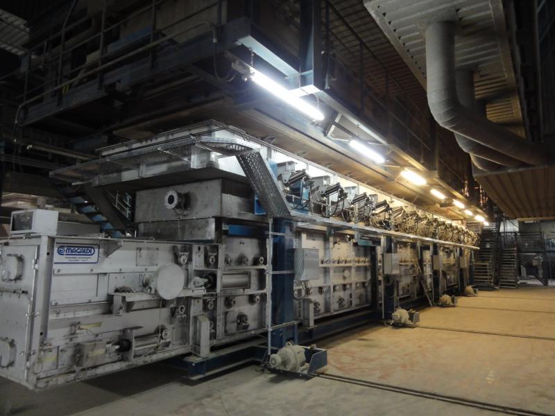 dry bottom ash extraction system