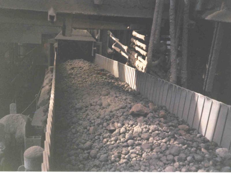 Hot clinker conveying