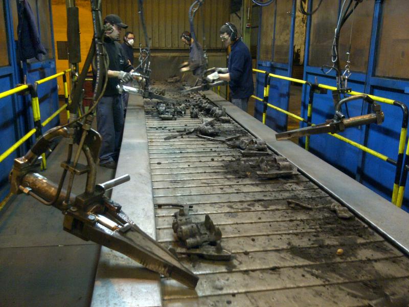 casting degating and sorting, hydraulic wedge