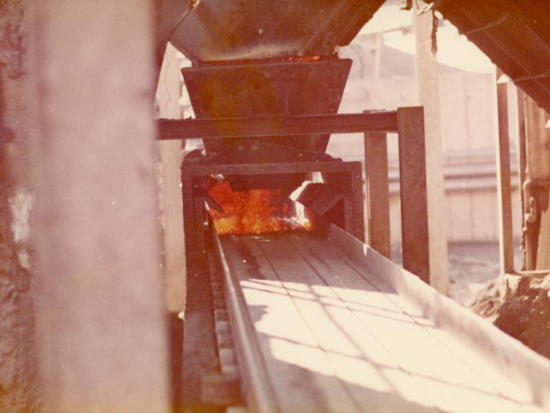Superbelt for hot material handling