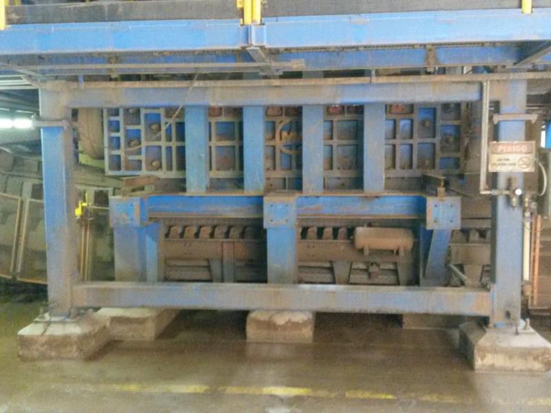 Hot sinter conveying