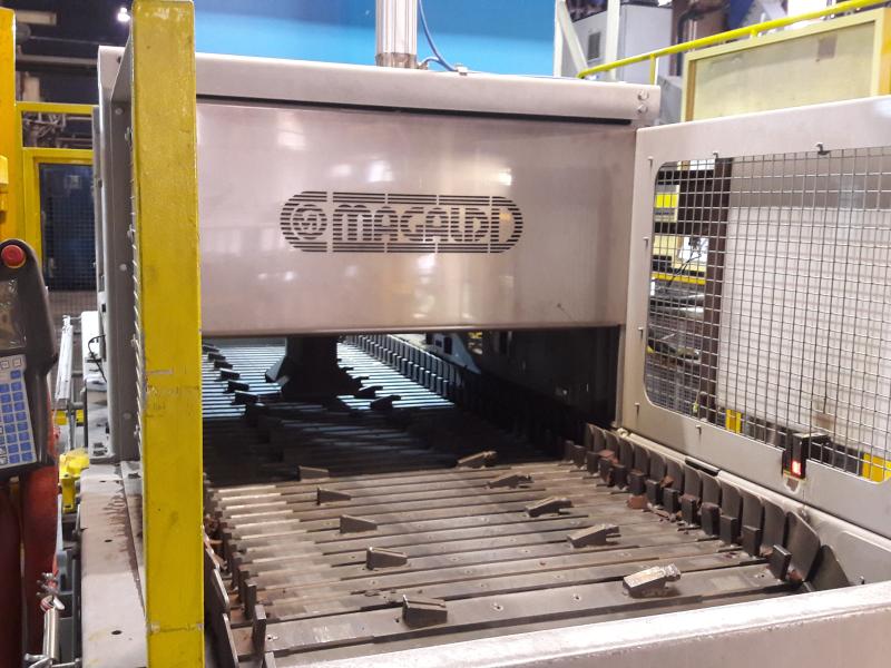 Air quenching of aluminum automotive castings