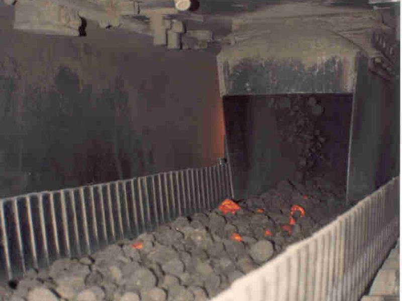 Hot clinker conveying