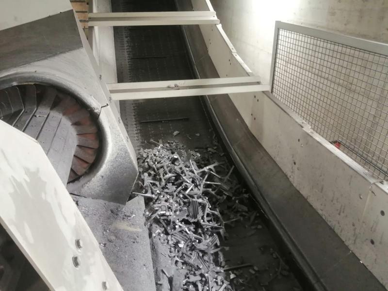 Aluminum scrap conveying