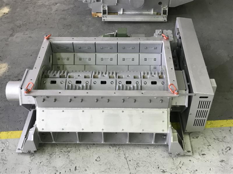 Magaldi primary crusher, single roll, single drive