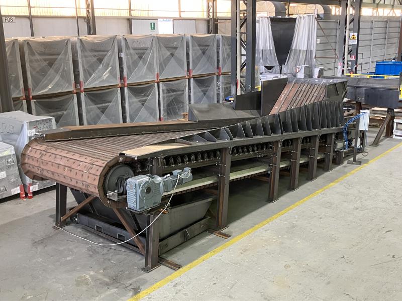 Magaldi heavy scrap conveyor