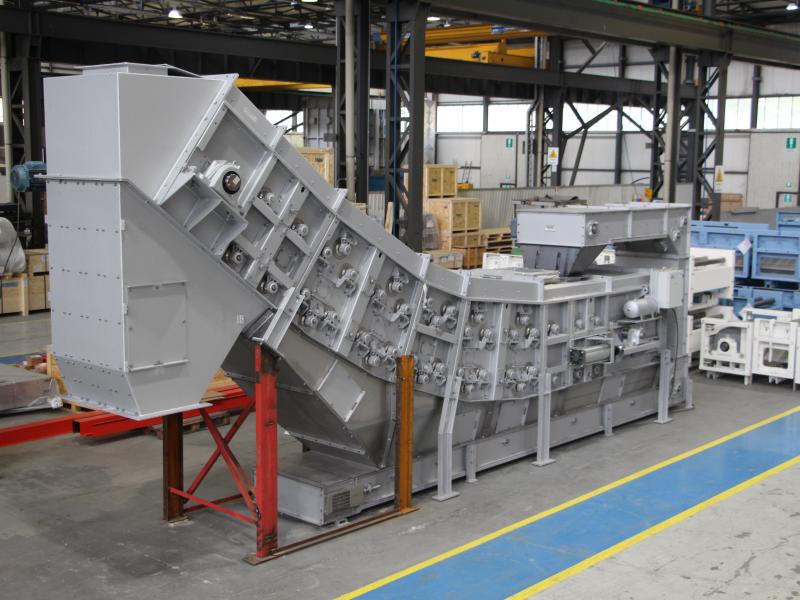 Magaldi bucket conveyor