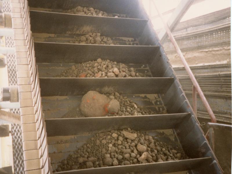 hot clinker conveying