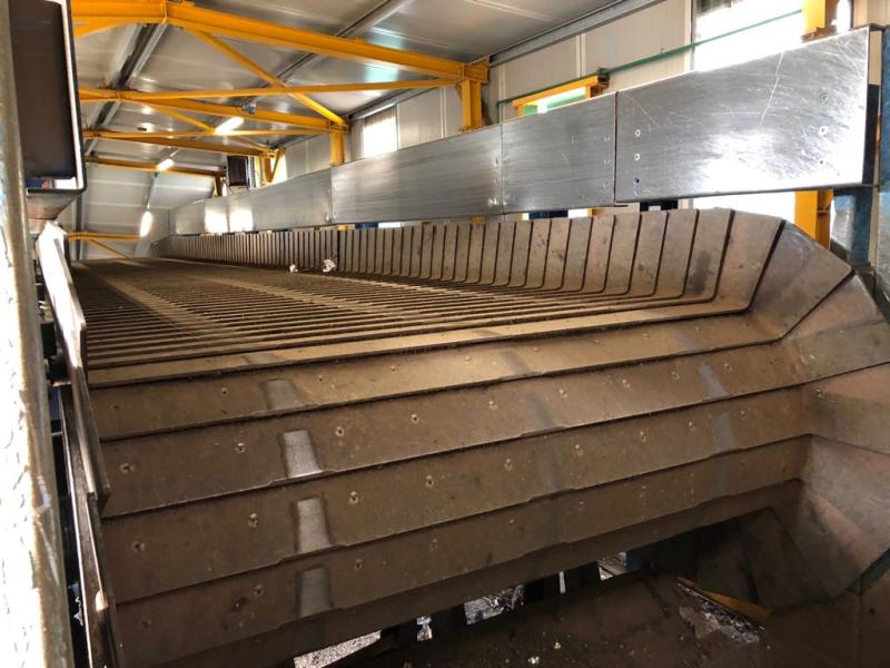 steel belt conveyor with high skirtboards