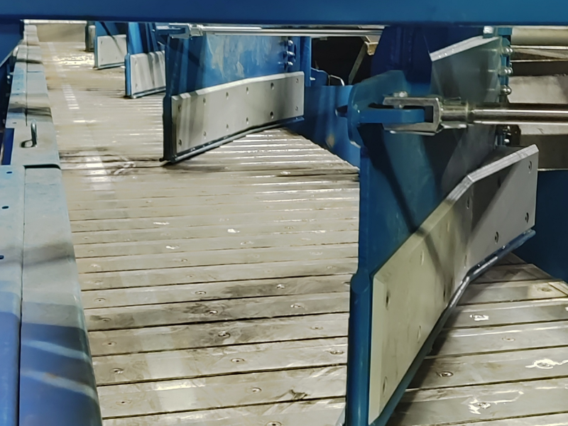 Automatic casting sorting, Superbelt conveyor